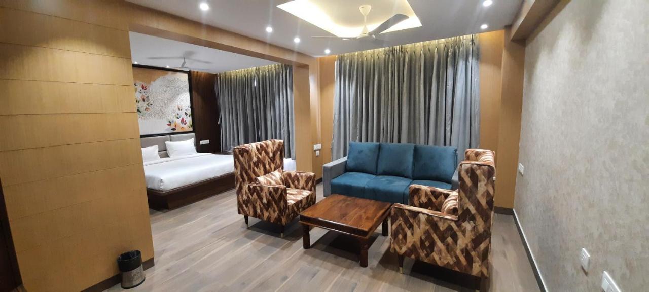 Hotel Sunrise Hospitality Vijayawāda 外观 照片