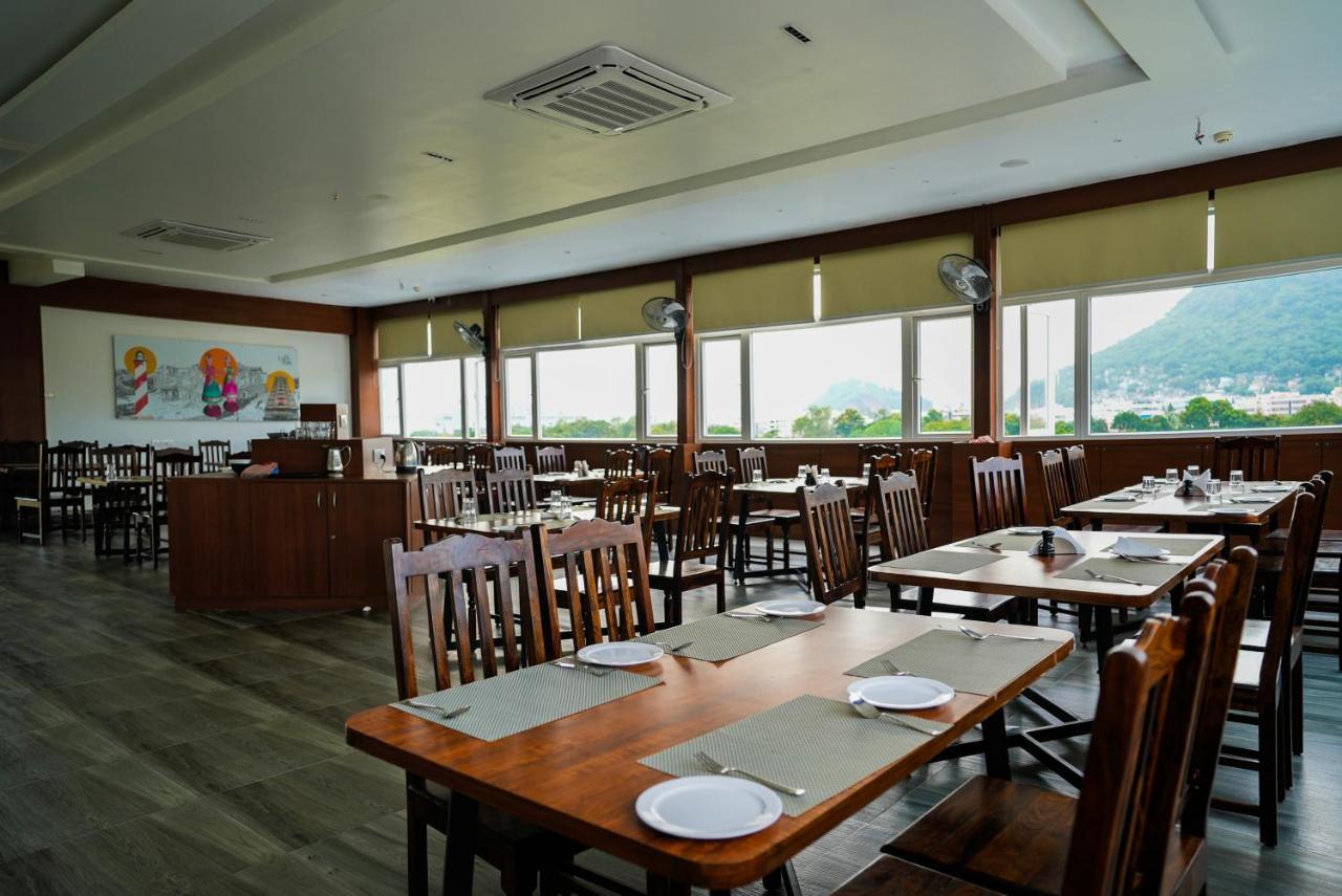 Hotel Sunrise Hospitality Vijayawāda 外观 照片